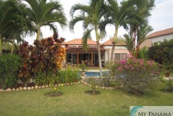Golfer’s Paradise, Tropical Resort Living in this 3-Bedroom Home Golfer’s Paradise, Tropical Resort Living in this 3-Bedroom Home